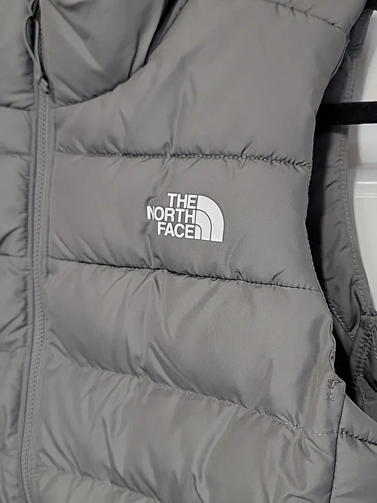 The North Face Aconcagua 3 Quilted Down Vest Womens Small - Picture 2 of 11